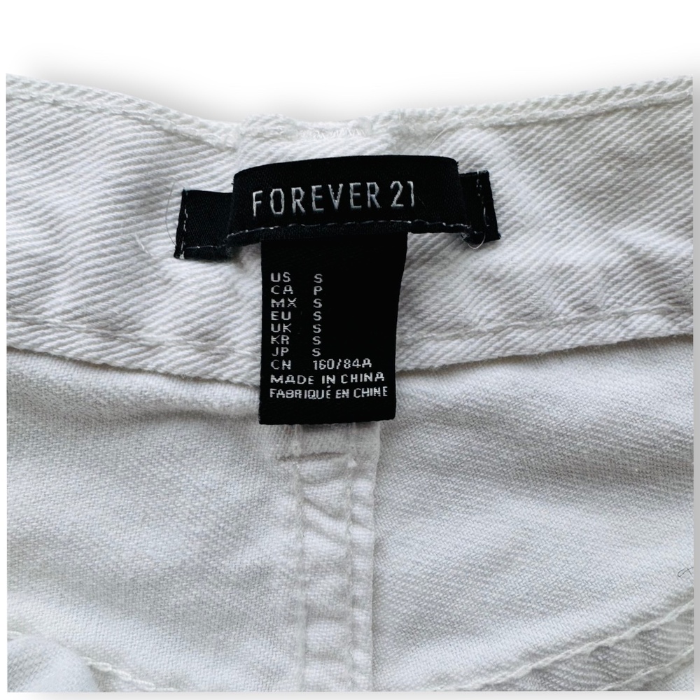 FOREVER 21 White Distressed Denim Cutoff Shorts Size S - Picture 4 of 7